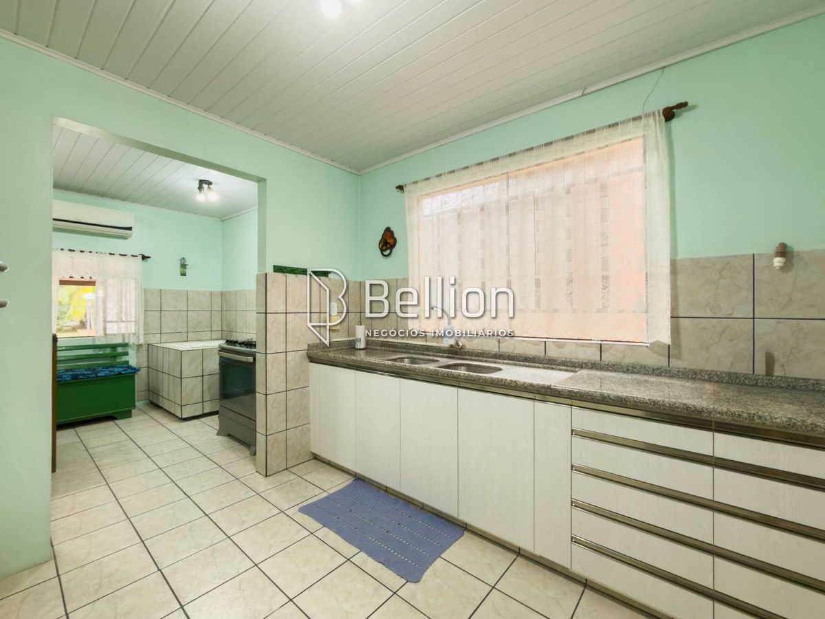 Casa com terreno amplo e lazer completo no Bairro dos Estados, em Timbó!