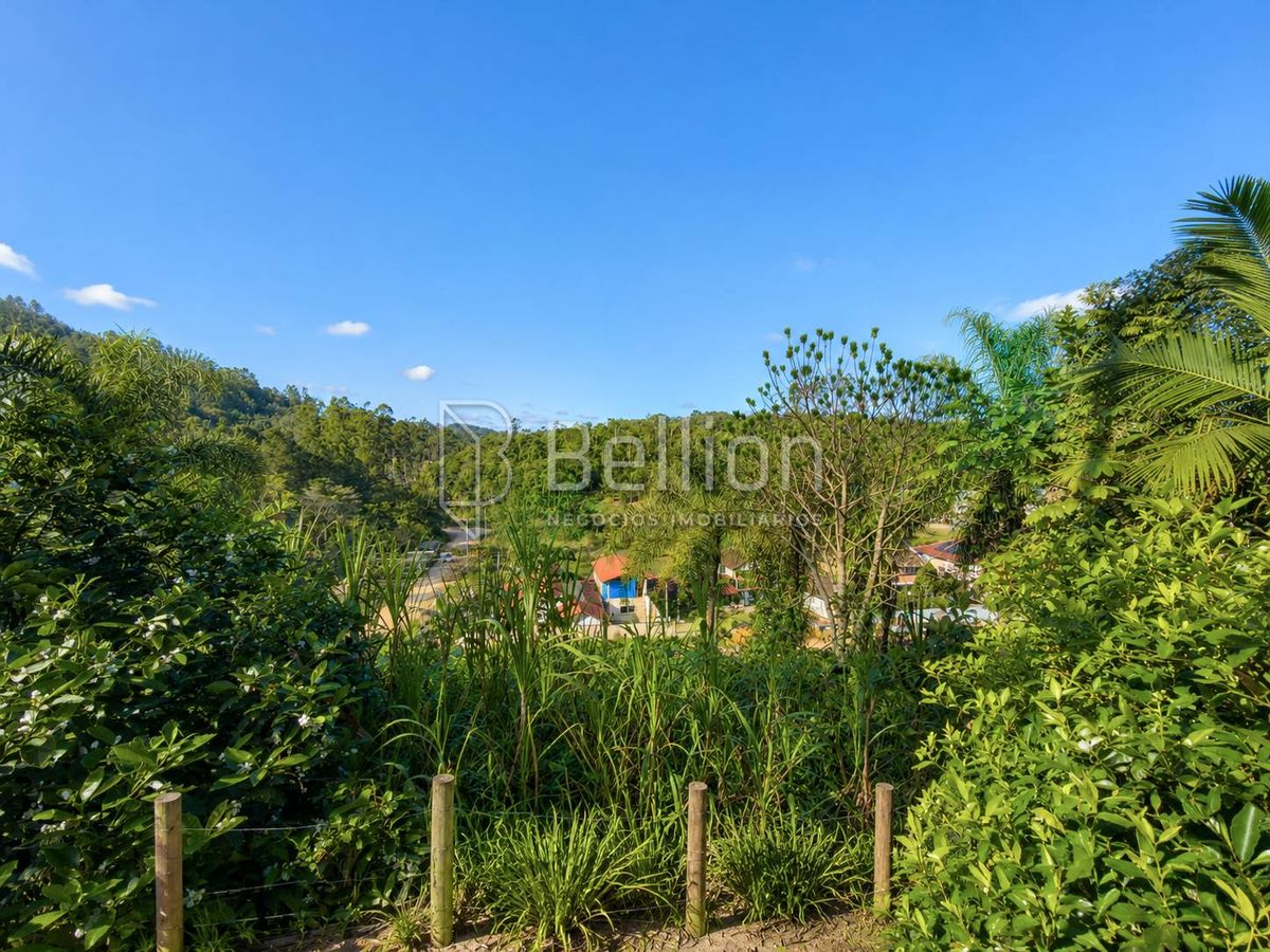 Casa com 3 Quartos e Terreno de 600 m² à Venda em Timbó