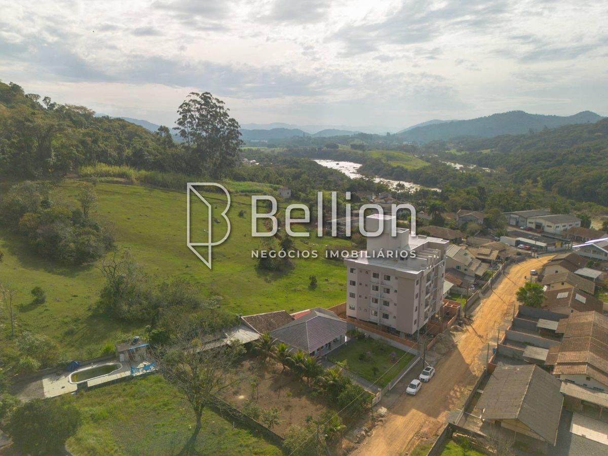 Casa à Venda em Indaial 200 m², 3 Quartos e Terreno de 600 m²