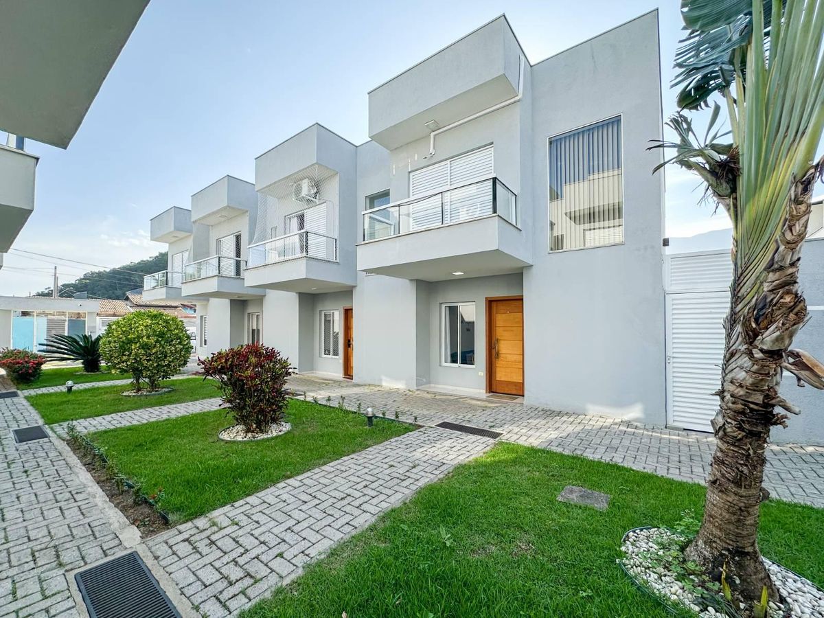 Sobrado com 02 suítes à venda no Massaguaçu, Caraguatatuba/SP - Sobrado de Condomínio em Massaguaçu, Caraguatatuba - à venda - Extensão Imobiliária
