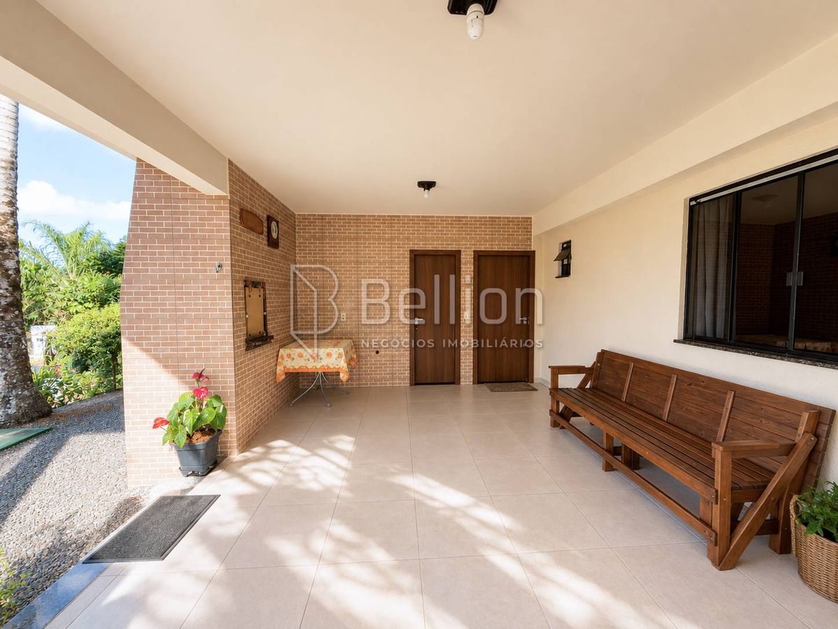 Casa com 3 Quartos e Terreno de 600 m² à Venda em Timbó