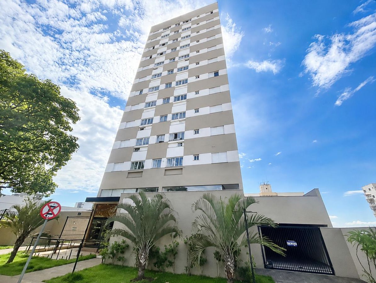 Apartamentos à venda com Churrasqueira e 1 quarto, 43 m² no Edf. Florenza - Centro