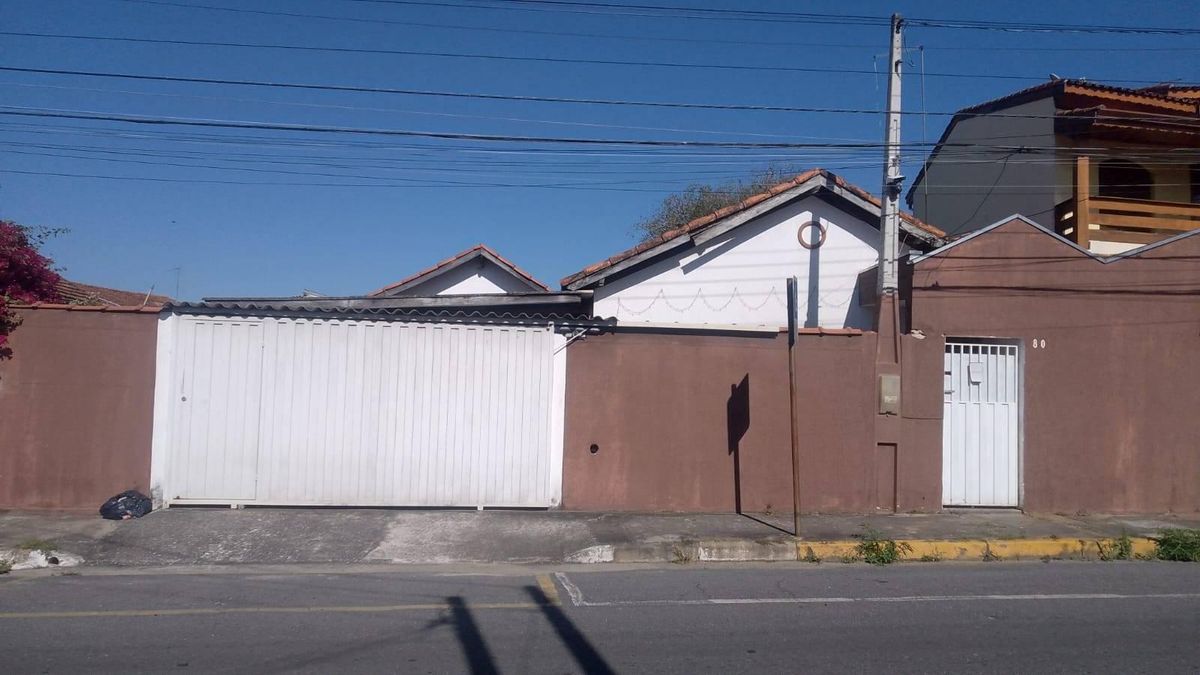 Estilo arquitetônico: Colonial, Rústico, Tradicional, Simples, Popular.