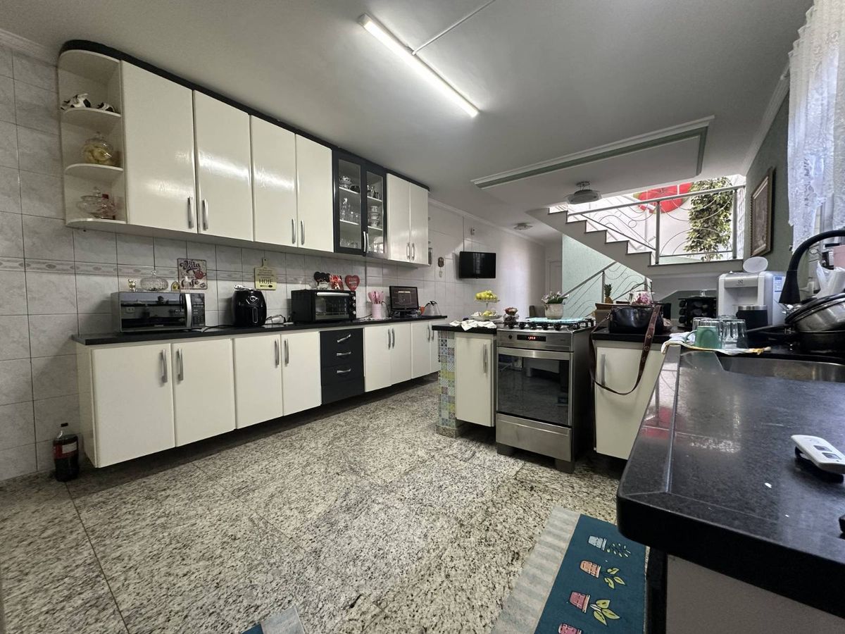 Sobrado à Venda na Chácara Mafalda – 4 Dormitórios, 3 Vagas, 320 m² – SP