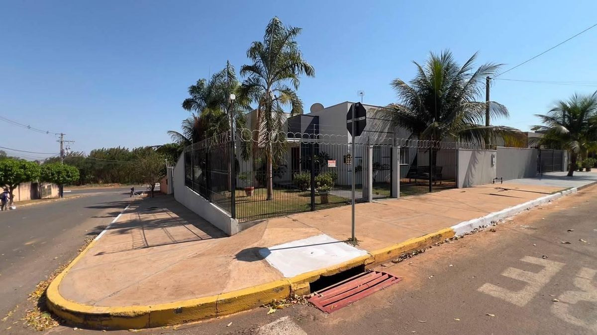 CASA DE ESQUINA
