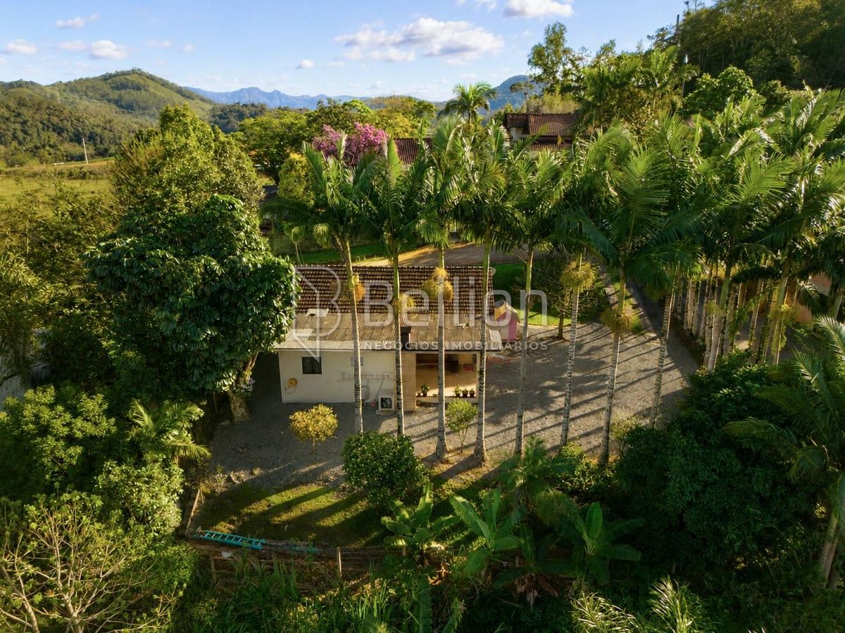 Casa com 3 Quartos e Terreno de 600 m² à Venda em Timbó