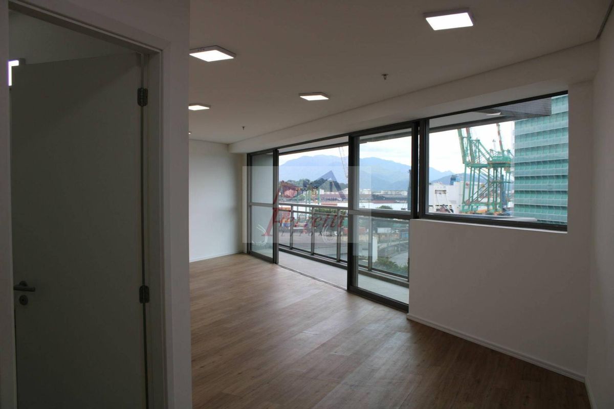 Sala comercial com 70,34m² à venda em edifício em Valongo, Santos/SP