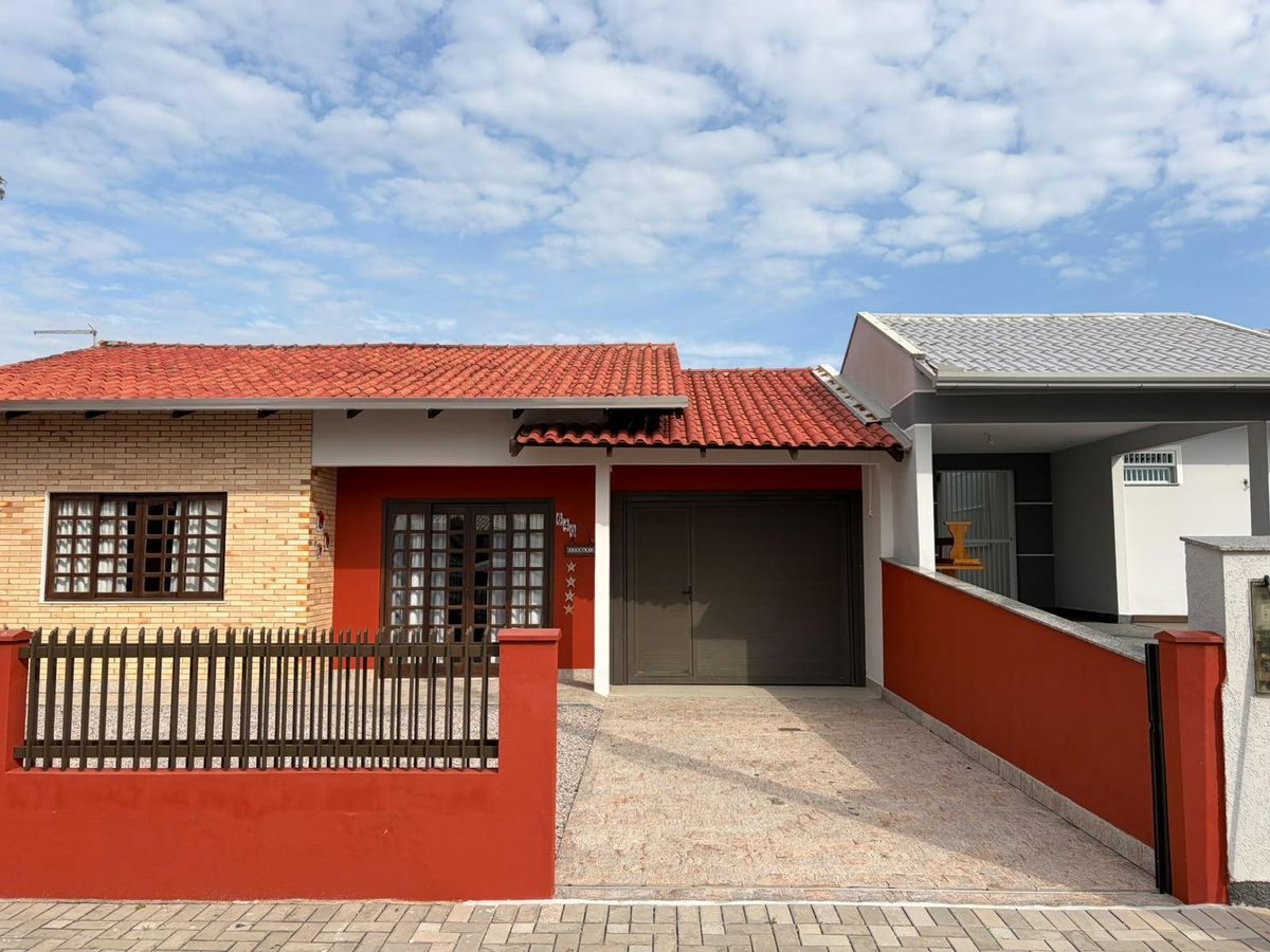 Casa Zimbros - Casa em Zimbros, Bombinhas - à venda - CINTHIA GREGORIO DOS SANTOS
