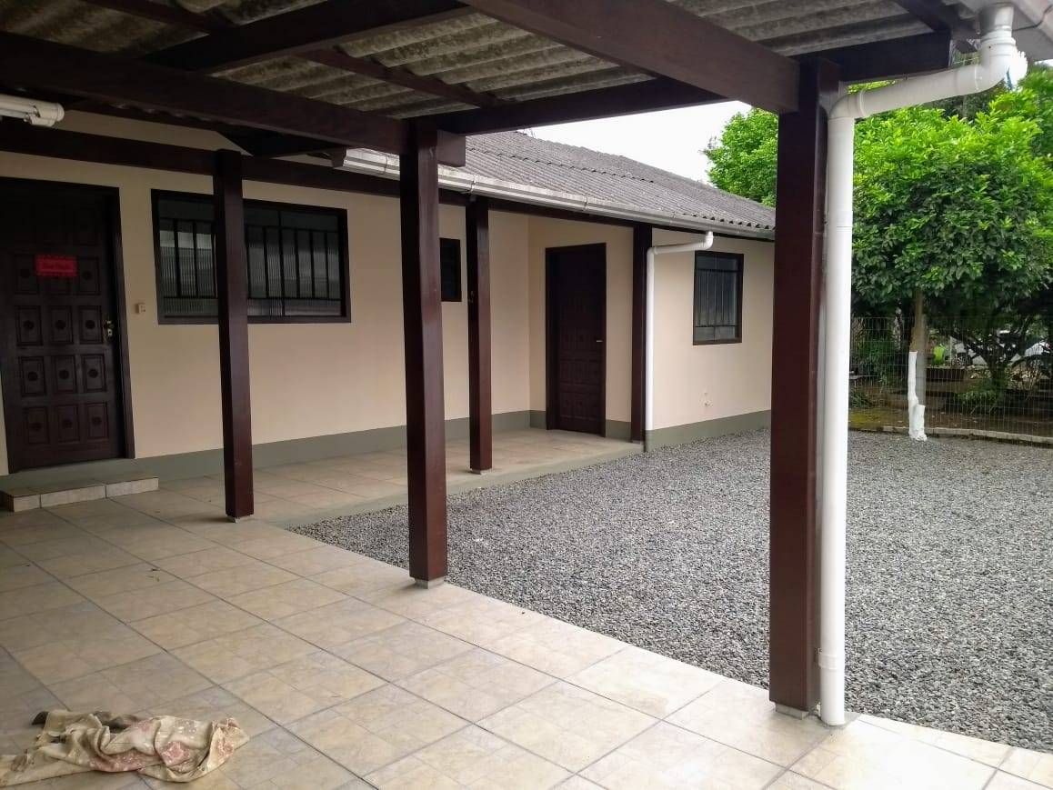 Casa de Alvenaria 3 Quartos - Casa em Itoupava Central, Blumenau - para locação - Elcio Ribeiro Corretor de Imóveis