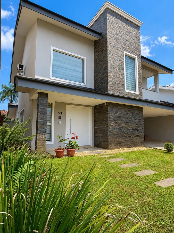 Casa Mobiliada com Piscina no Costa e Silva - Casa em Costa e Silva, Joinville - à venda - Botega Imóveis