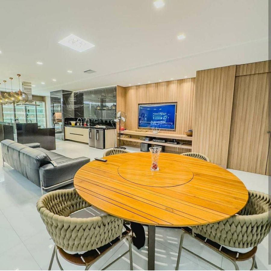 Casa com 4 quartos, 4 suítes