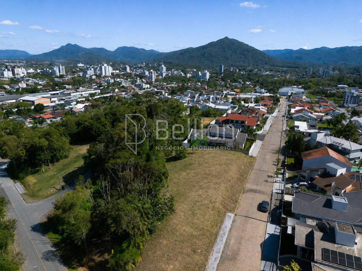 Terreno de 450 m² à Venda Próximo ao Centro de Timbó