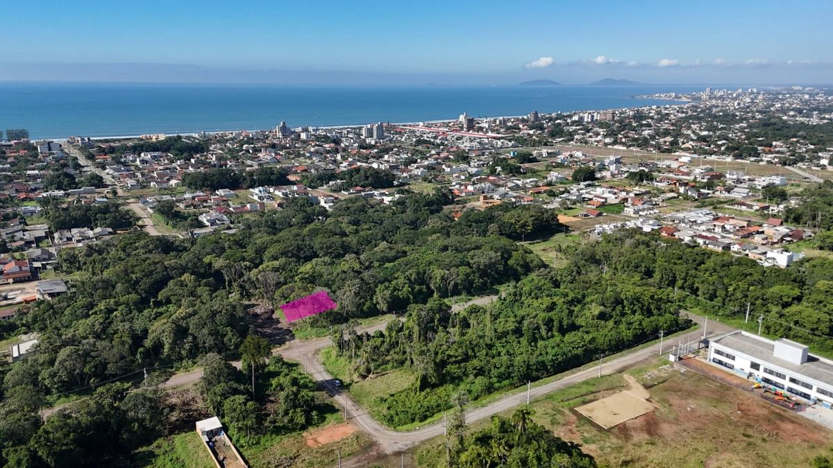Terreno limpo e aterrado, pronto para construir medindo 375m², à venda próximo a entrada da cidade em Itapoá/SC, na Barra do Saí - Lote/Terreno em Barra do Sai, Itapoá - à venda - Âncora Imóveis Assessoria Imobiliária LTDA