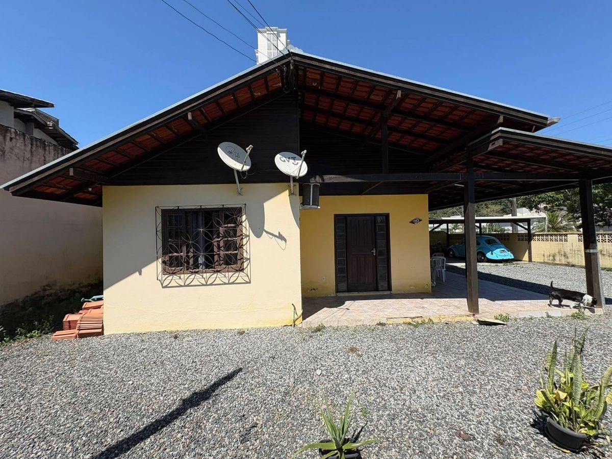 Casa com 1 Suíte + 2 Dormitórios e Quitinete | À Venda - Casa em Ressacada, Itajaí - à venda - TAB Imóveis