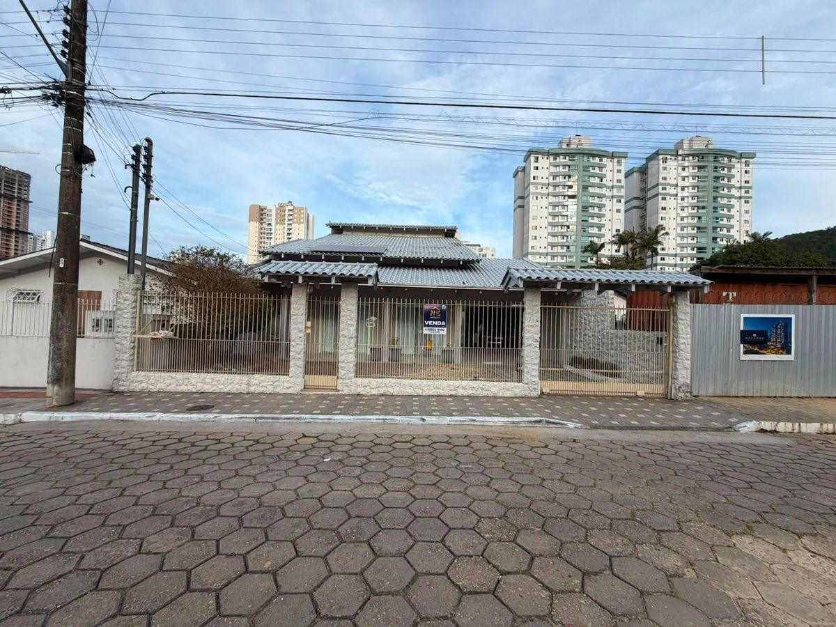 Casa no bairro Fazenda - Casa em Fazenda, Itajaí - à venda - NS Imobiliária