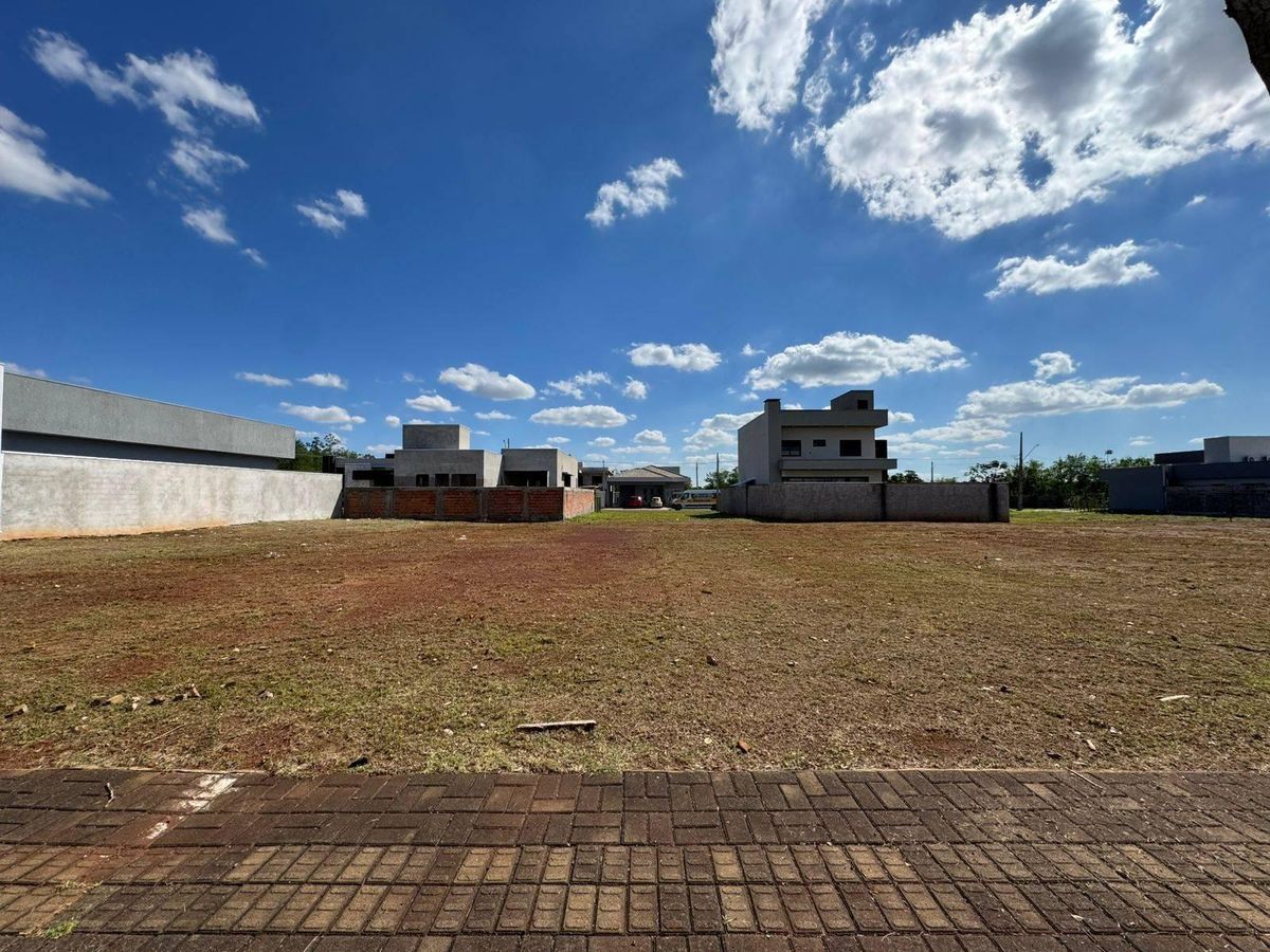 TERRENO A VENDA NO CONDOMÍNIO FECHADO IGUAÇU EM FOZ DO IGUAÇU - PR