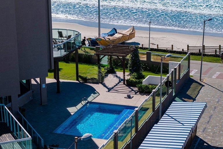 Aluguel de Temporada Beira mar em Bombas / Bombinhas – Apartamento com 3 Suítes LA208 - Apartamento em Bombas, Bombinhas - para temporada - PAULA CRISTINA DA SILVA MINELLA NEGOCIOS IMOBILIARIOS LTDA