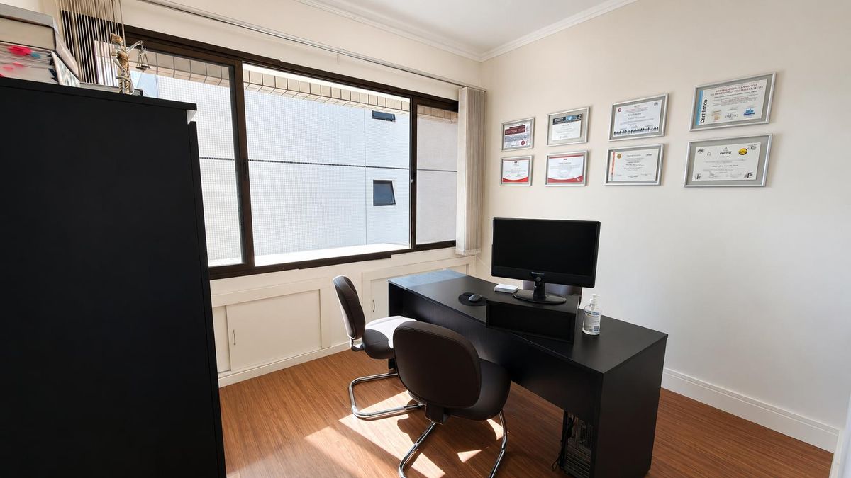 Sala comercial com configuração flexível e 1 vaga no Batel - Salas Comerciais em Água Verde, Curitiba - à venda - Vora Imóveis