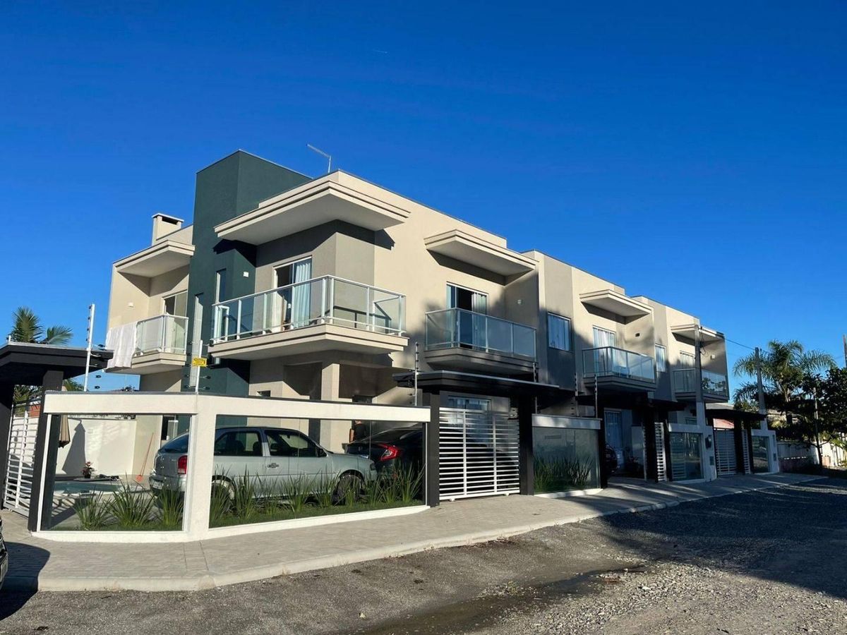 Sobrado com 3 dormitórios à venda, 114 m² por R$ 650.000,00 - Barra do Saí - Itapoá/SC - Sobrado em Sai Mirim, Itapoá - à venda - Nossa Praia Imóveis