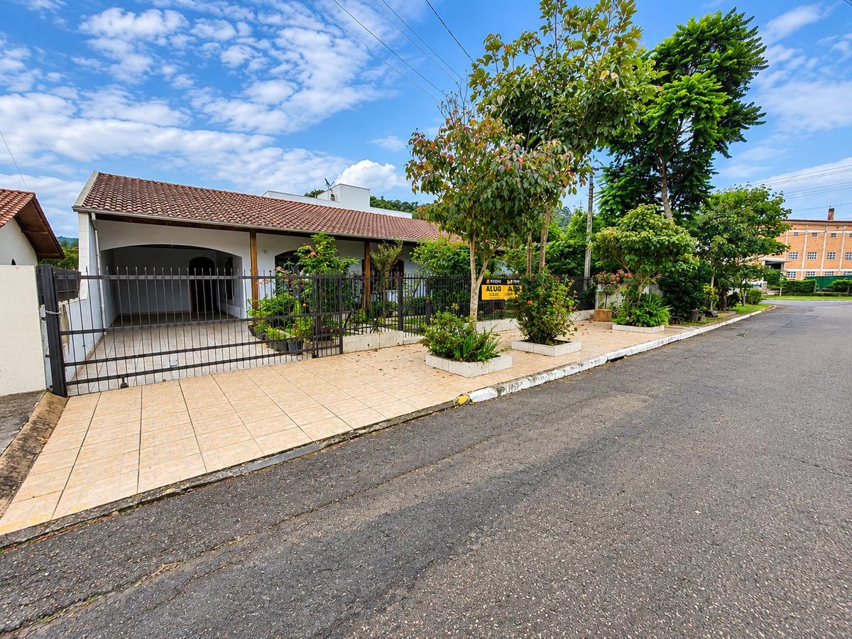 CASA - SANTO ANTÔNIO - ITUPORANGA - SC - Casa em Santo Antônio, Ituporanga - para locação - Hit Imóveis Ltda