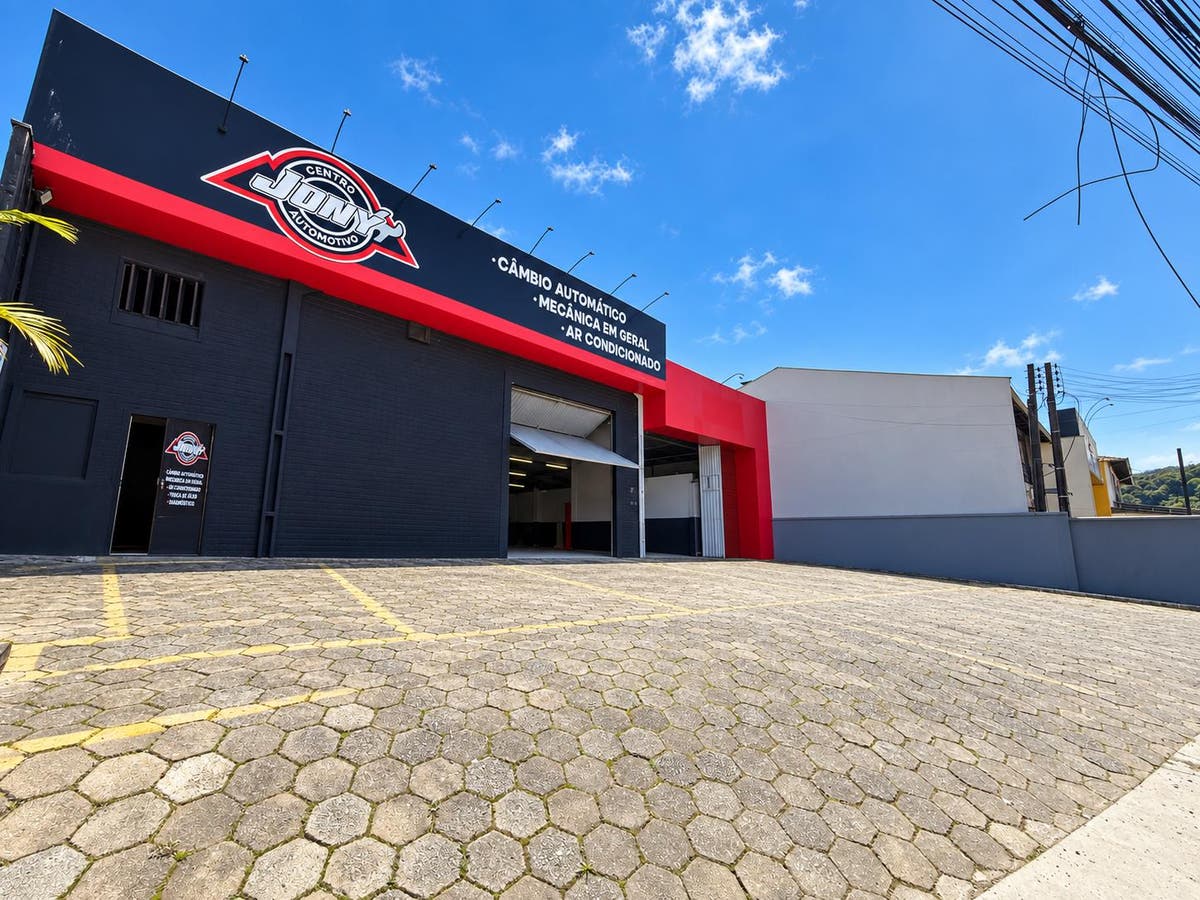 Galpão com 350,00 (M²) e 2 banheiros, no Profipo, Joinville - SC - Galpão em Profipo, Joinville - para locação - IMOBILIARIA BORBA