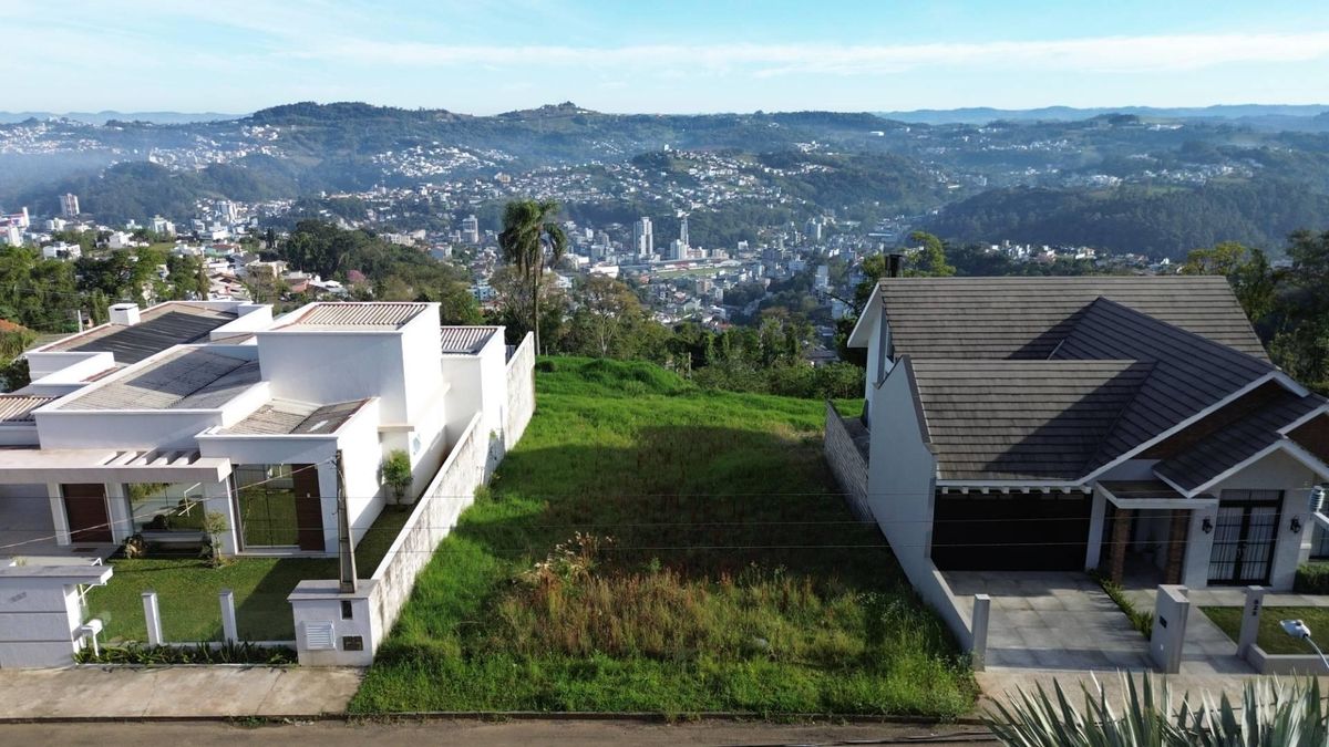 TERRENO NO MORRO DO MERLO