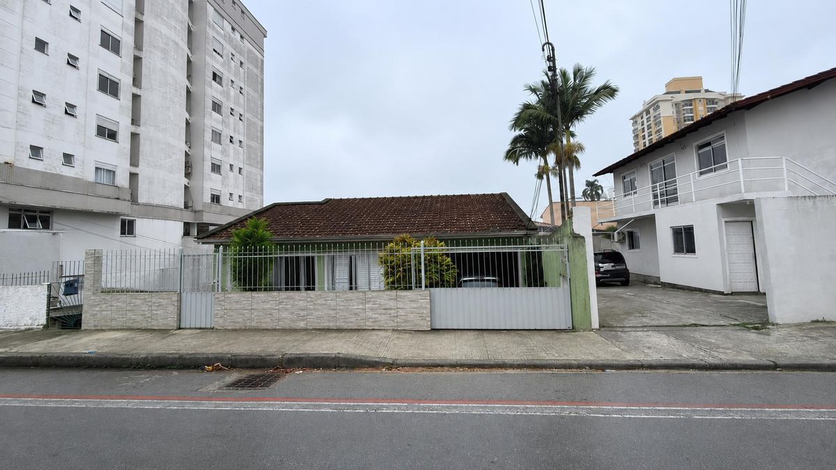 Residencial › Casa - Venda - 380,00 (M²) de Área Total - 183,26 (M²) de Área Privativa - R$:730,00 - Barreiros - São José - SC - Casa em Barreiros, São José - à venda - 500 NEGOCIOS IMOBILIARIOS EIRELI