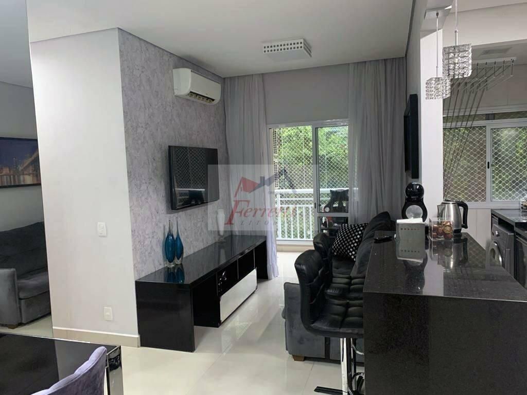Apto com 2 dormitórios no Marapé em Santos/SP