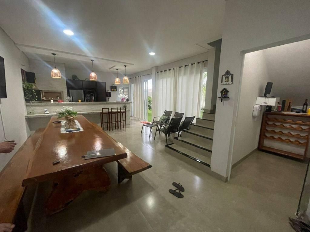 Casa com 3 quartos, 1 suíte