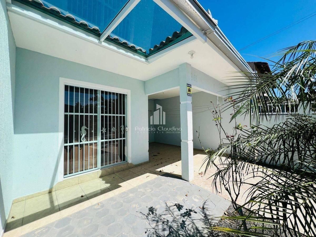 Casa com Piscina para 06 pessoas á 250m da Praia! - Casa Geminada em Cambiju, Itapoá - para temporada - Imobiliaria Patricia Claudino