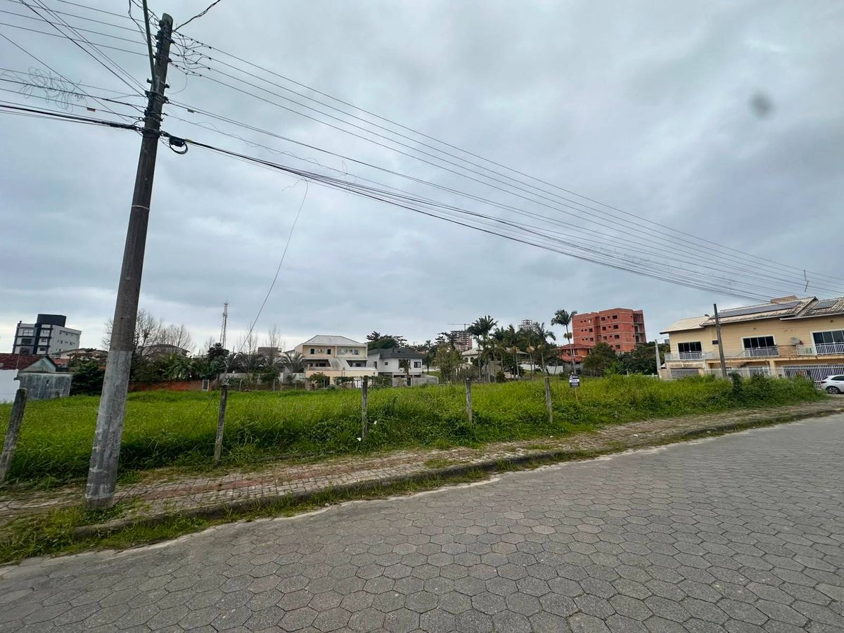 TERRENO EM ÓTIMA LOCALIZAÇÃO NO CENTRO - Barra Velha/SC