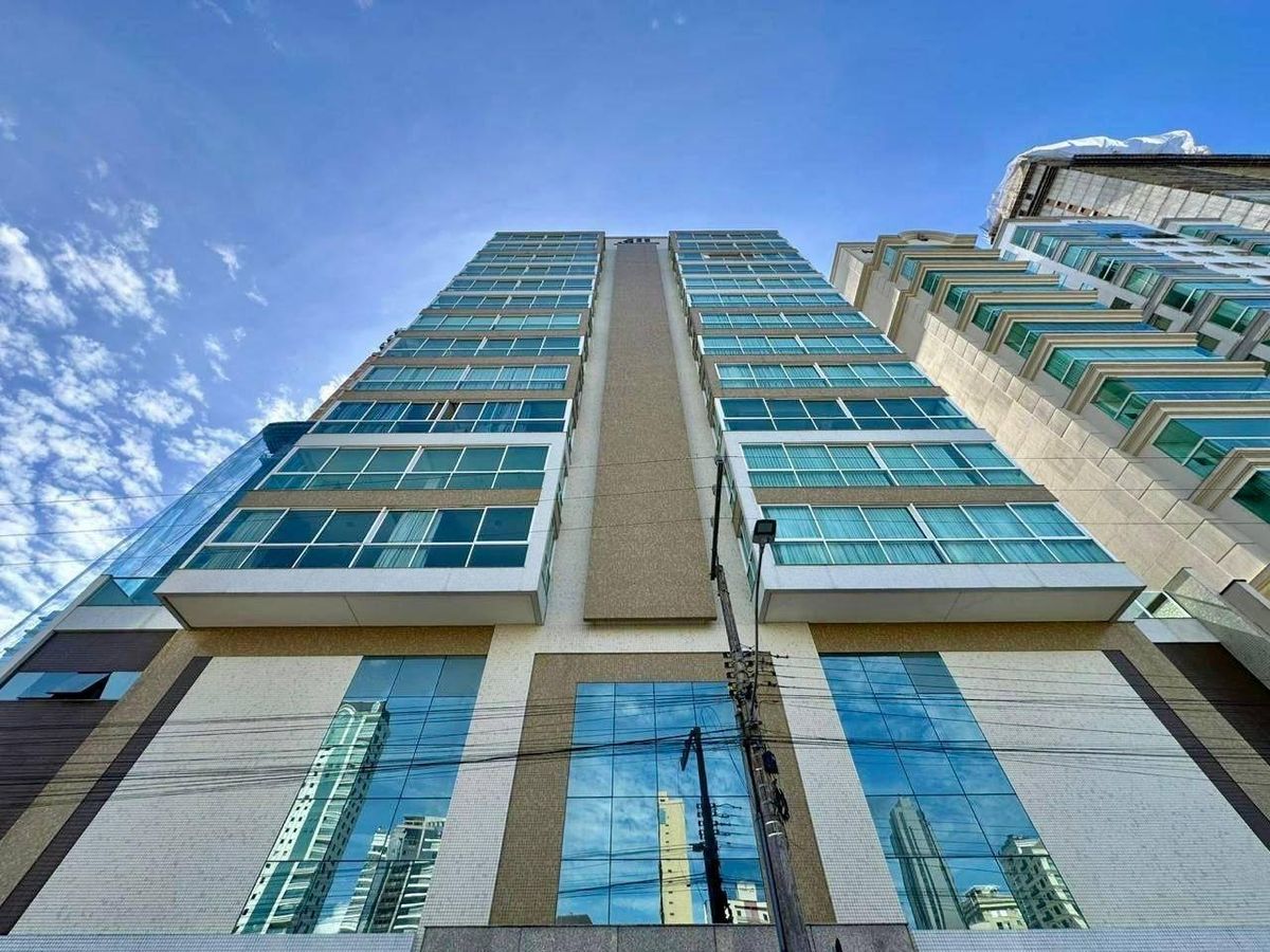 Apartamento Quadra Mar finamente Mobiliado em Meia Praia 4 suítes e 3 vagas Vista Mar ( Avalia Permuta) - Apartamento em Meia Praia, Itapema - à venda - Exxa imoveis litoral LTDA