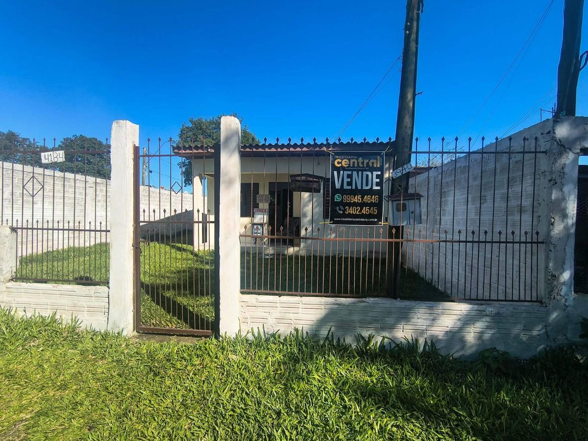 Terreno com 2 casas
