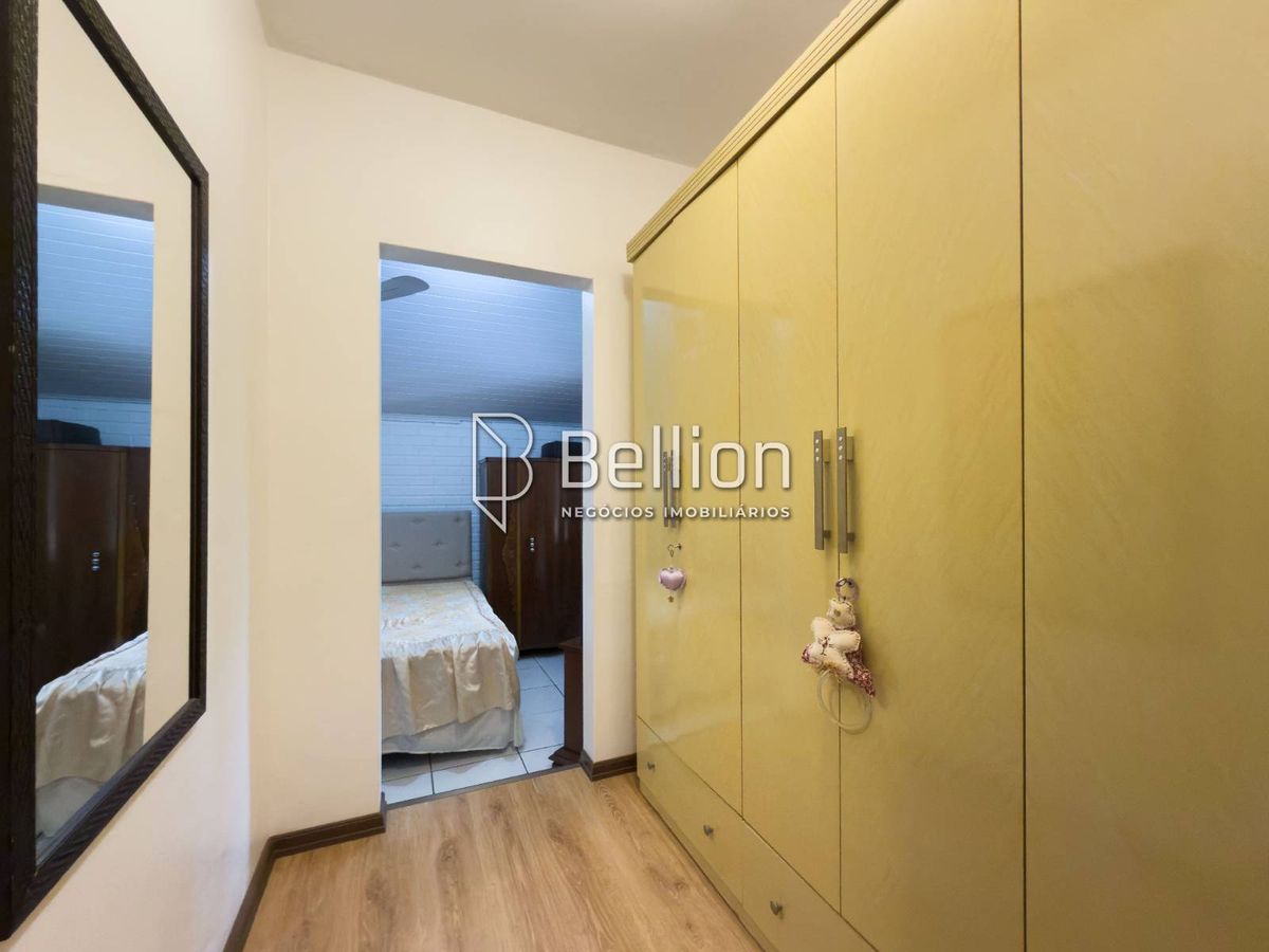 Casa com terreno amplo e lazer completo no Bairro dos Estados, em Timbó!