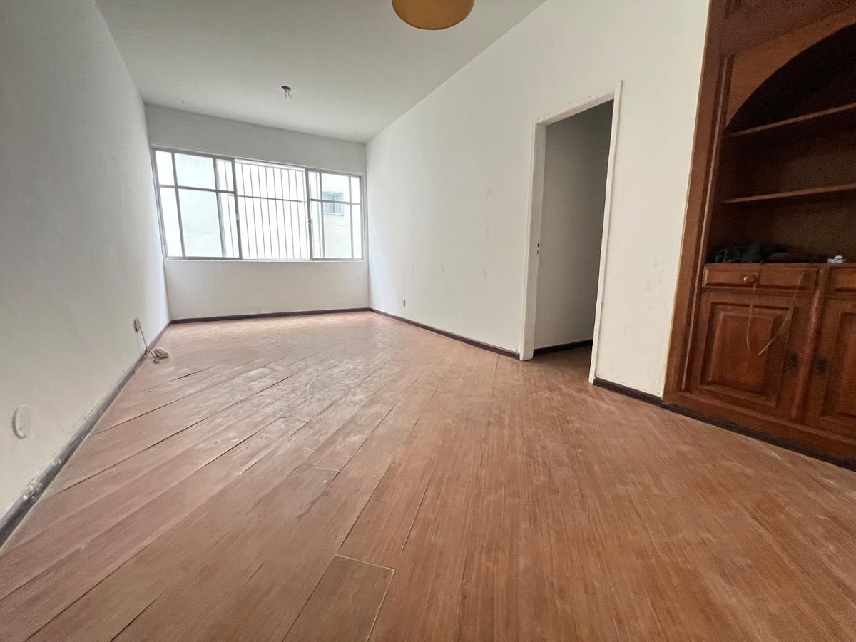 Apartamento a venda - sala, 2 quartos, banheiro social, cozinha, dependência completa, 1 vaga de garagem na escritura - Rua Barão de Mesquita (Tijuca) - Próximo ao Shopping e Estação de metrô. - Apartamento em Tijuca, Rio de Janeiro - à venda - MIGUEZ IMOBILIÁRIA