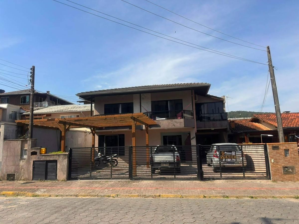 Casa com 7 quartos à Venda, José Amândio - Bombinhas