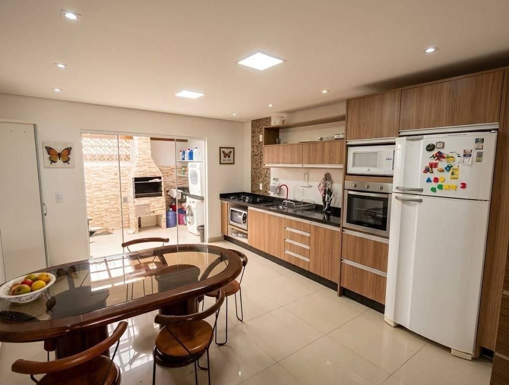 Sobrado com 2 Suítes no São Francisco de Assis em Camboriú - Apartamento em São Francisco de Assis, Camboriú - à venda - Rah Imóveis & Incorporadora