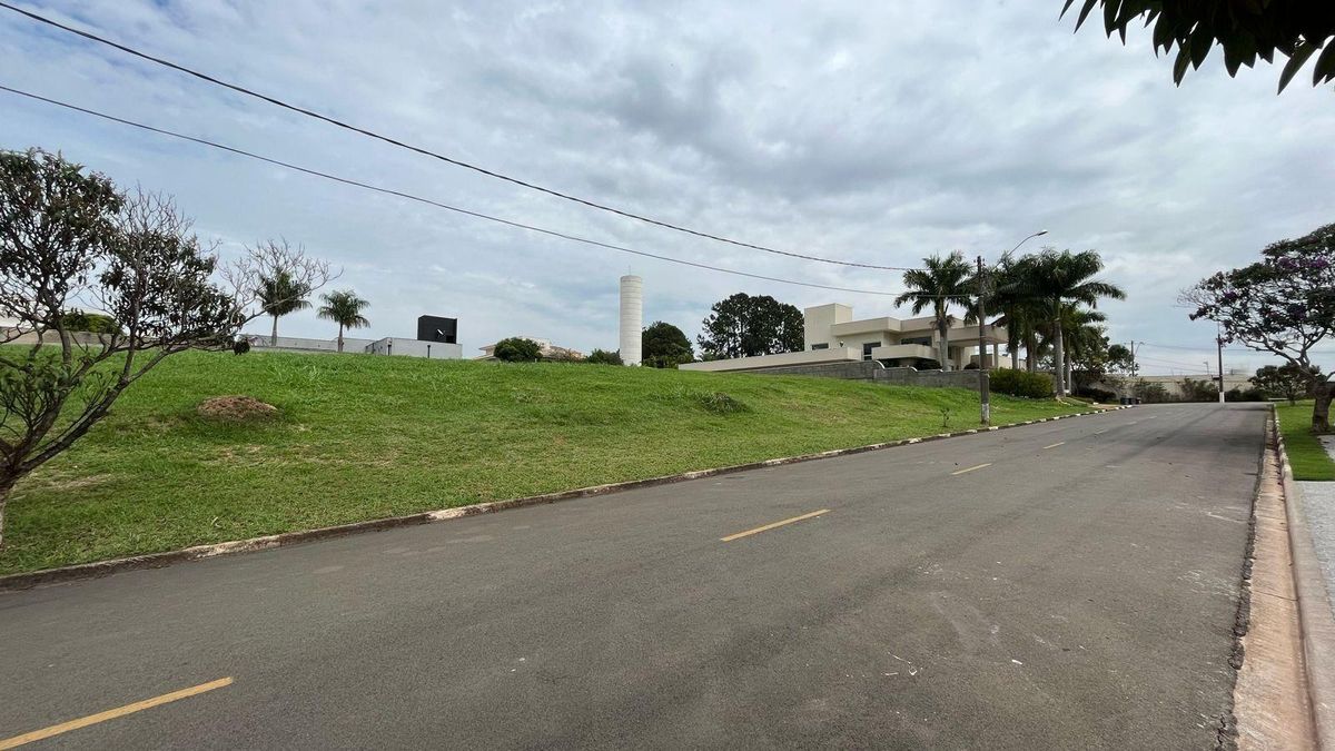 Terreno à venda, 1000 m² por R$ 1.300.000 - Condomínio Villa Lombarda - Valinhos/SP, foto 2