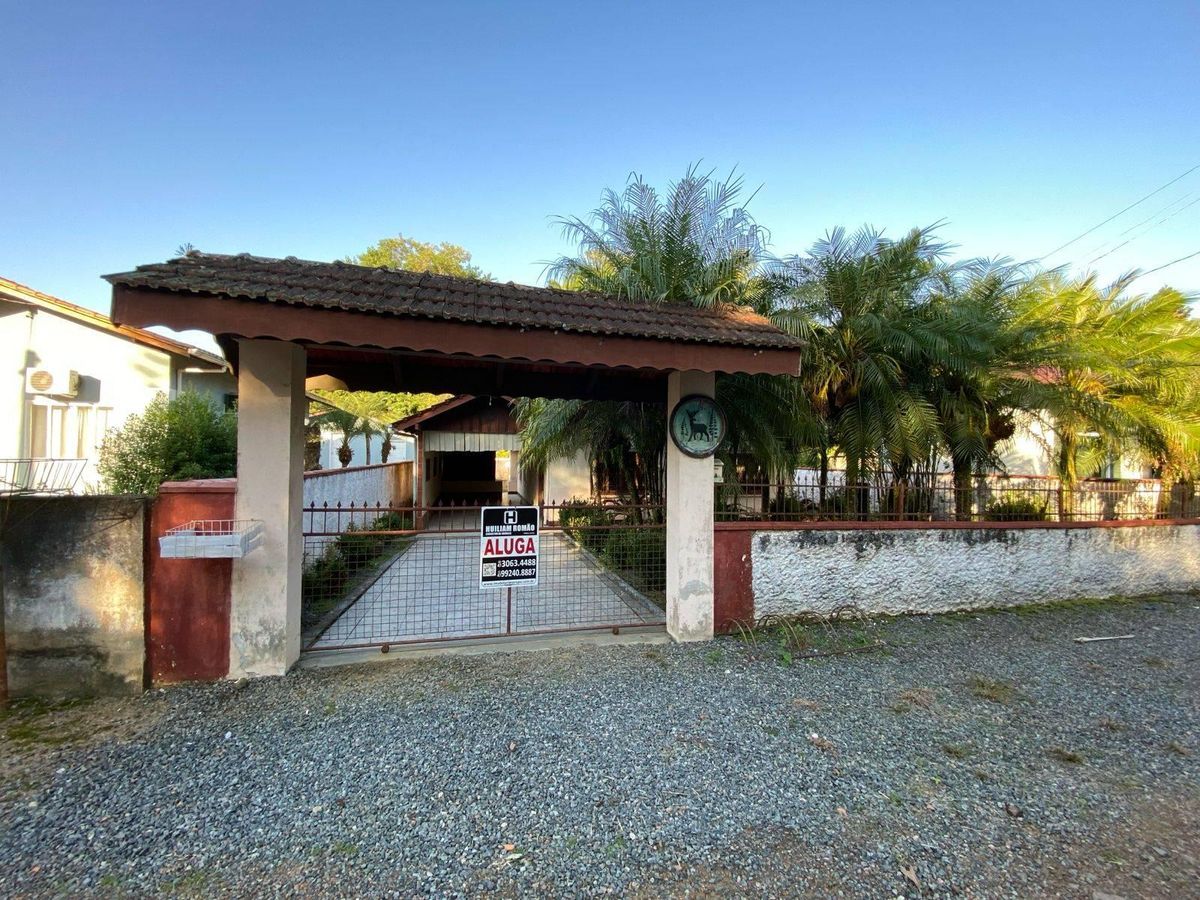 Oportunidade na Vila Izabel: Casa com 3 Quartos por apenas R$ 1.500 - Casa em Izabel, Corupá - para locação - CONSTRUTORA O.R. LTDA