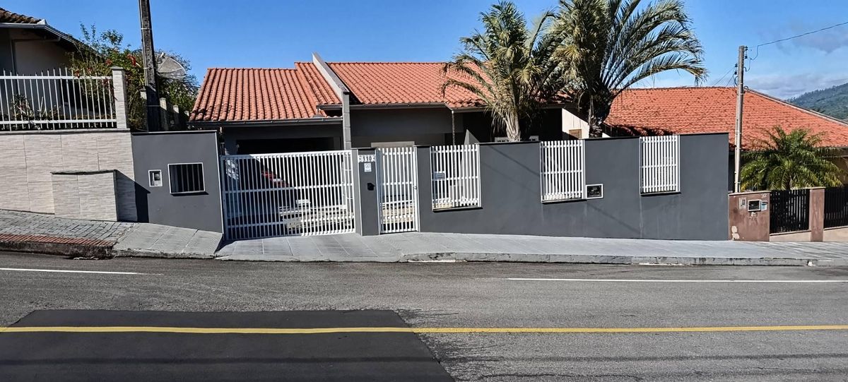CASA NO BAIRRO AMIZADE - JARAGUÁ DO SUL - Casa em Amizade, Jaraguá do Sul - à venda - Brisa Sul Imóveis