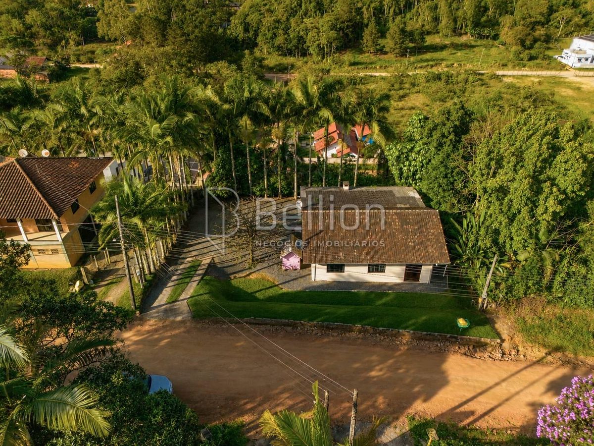 Casa com 3 Quartos e Terreno de 600 m² à Venda em Timbó