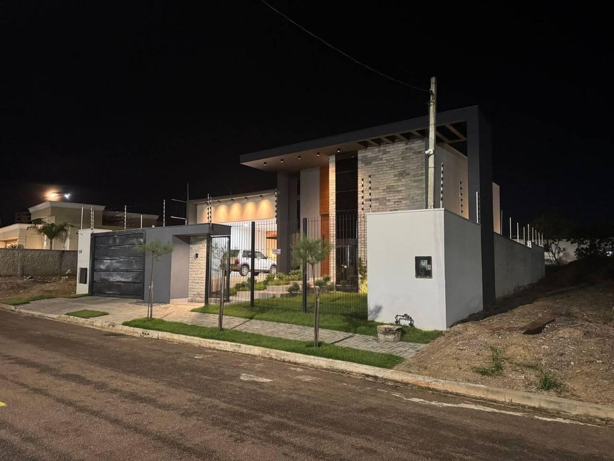 Casa com 3 quartos, 3 suítes