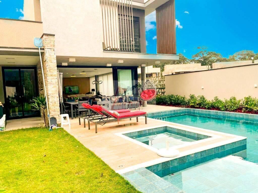 Casa à venda no bairro Riviera em Bertioga/SP