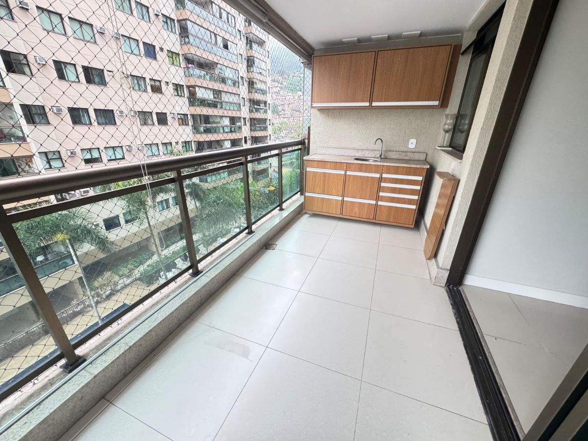 APARTAMENTO PARA LOCAÇÃO RUA DO BISPO, AQUARELA CARIOCA, UM DOS MELHORES CONDOMÍNIO DA TIJUCA. VARANDA, SALA, 2 QUARTOS, SENDO 1 SUITE. 1 VAGA, PRÉDIO COM INFRAESTRUTURA COMPLETA. - Apartamento em Rio Comprido, Rio de Janeiro - para locação - MIGUEZ IMOBILIÁRIA
