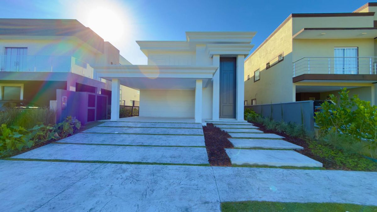 Casa à venda com 04 suítes e 04 vagas no Condomínio Caledônia em Camboriú - Casa em Santa Regina, Camboriú - à venda - Desc Imóveis