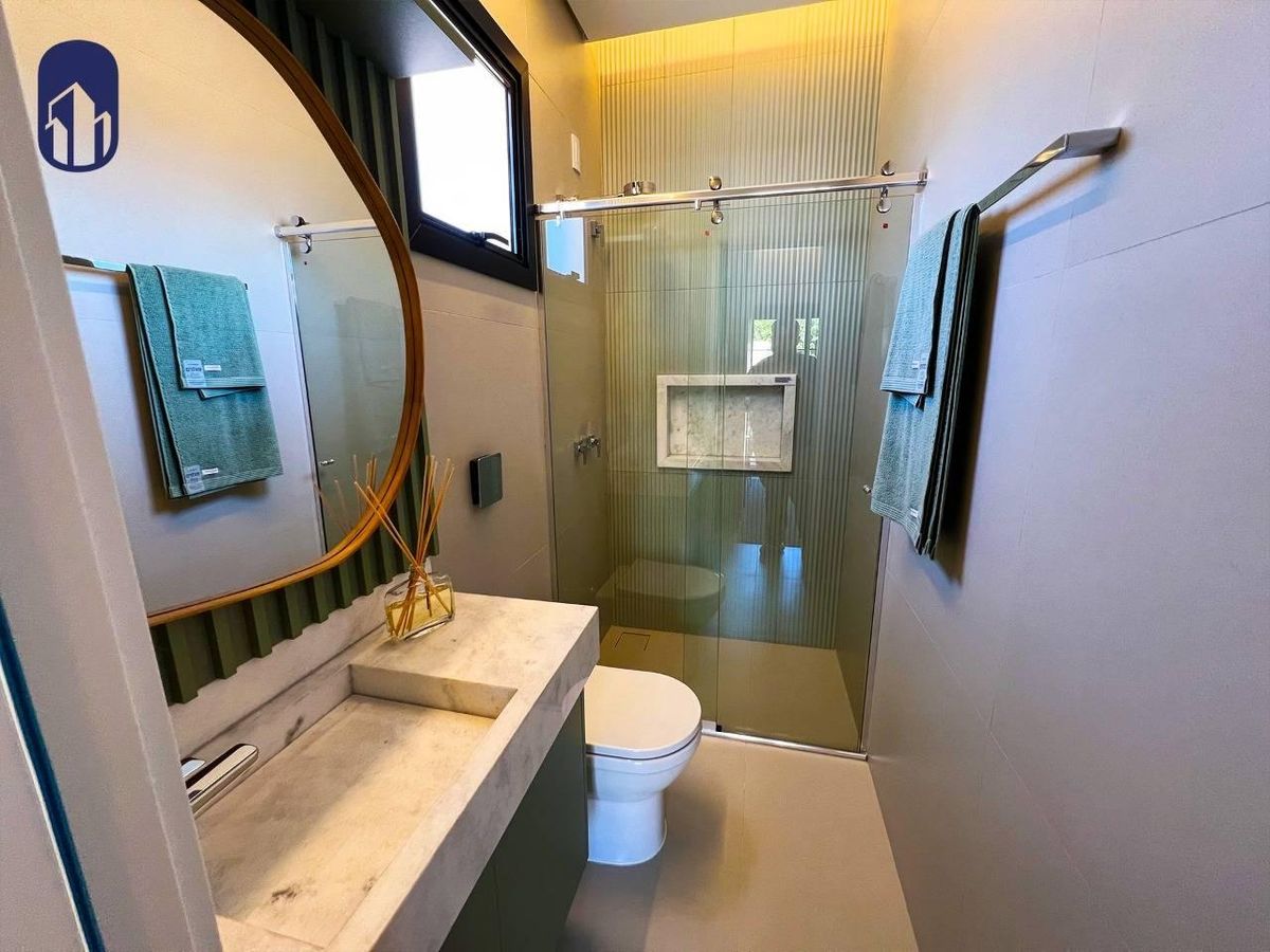 Casa com 3 quartos, 3 suítes