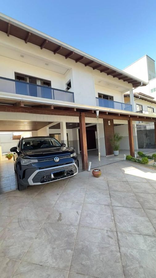 Sobrado Mobiliado com 01 Suite + 03 Dormitórios No Bairro Dom Bosco em Itajaí/SC - Casa em Dom Bosco, Itajaí - para locação - Ação Imoveis LTDA