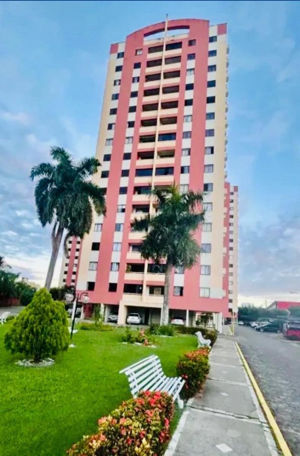 APARTAMENTO NO CALIFORNIA GARDENS A VENDA