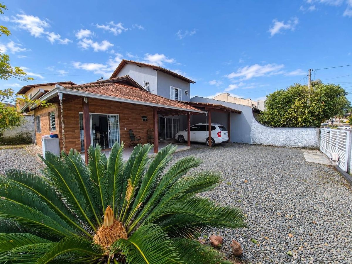 Casa com 4 quartos à Venda, Bom Retiro - Joinville - Casa em Bom Retiro, Joinville - à venda - IMOBILIARIA BORBA