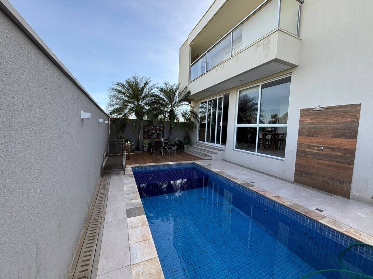 Casa de Condomínio com 3 quartos - Marília